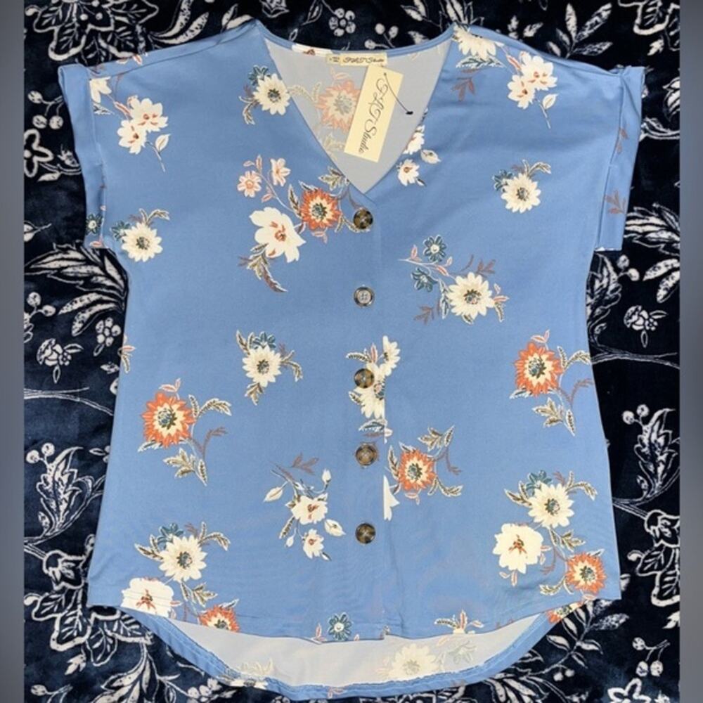 NWT! FLJ Studio Floral Print Button Down Blouse 19” P2P
